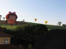 WiM Warsteiner internationale Montgolfiade Ballons über Müschede_10