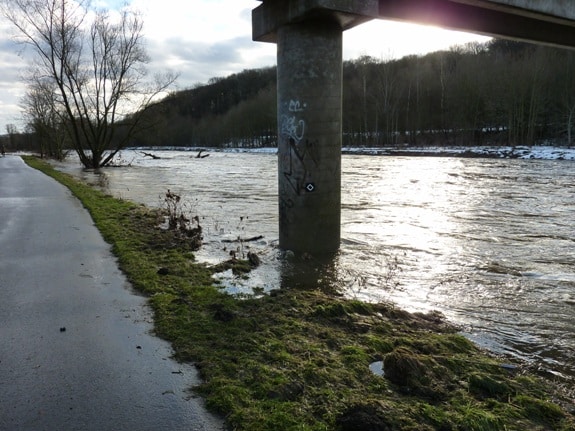 HochwasserRuhrbrcke2011