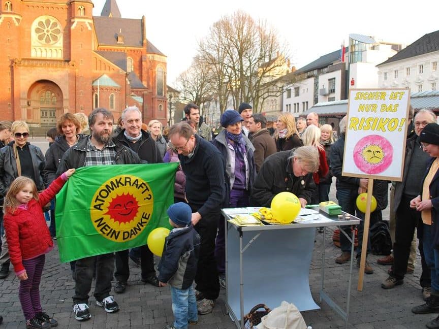 Bilder Mahnwache gegen Atomkraft 21.03.2011 - Arnsberg-Neheim