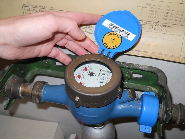water meter reader 278897 640