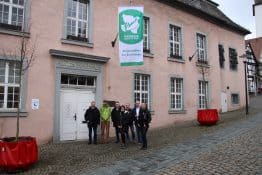 Arnsberg zeigt Flagge für Frieden in Europa